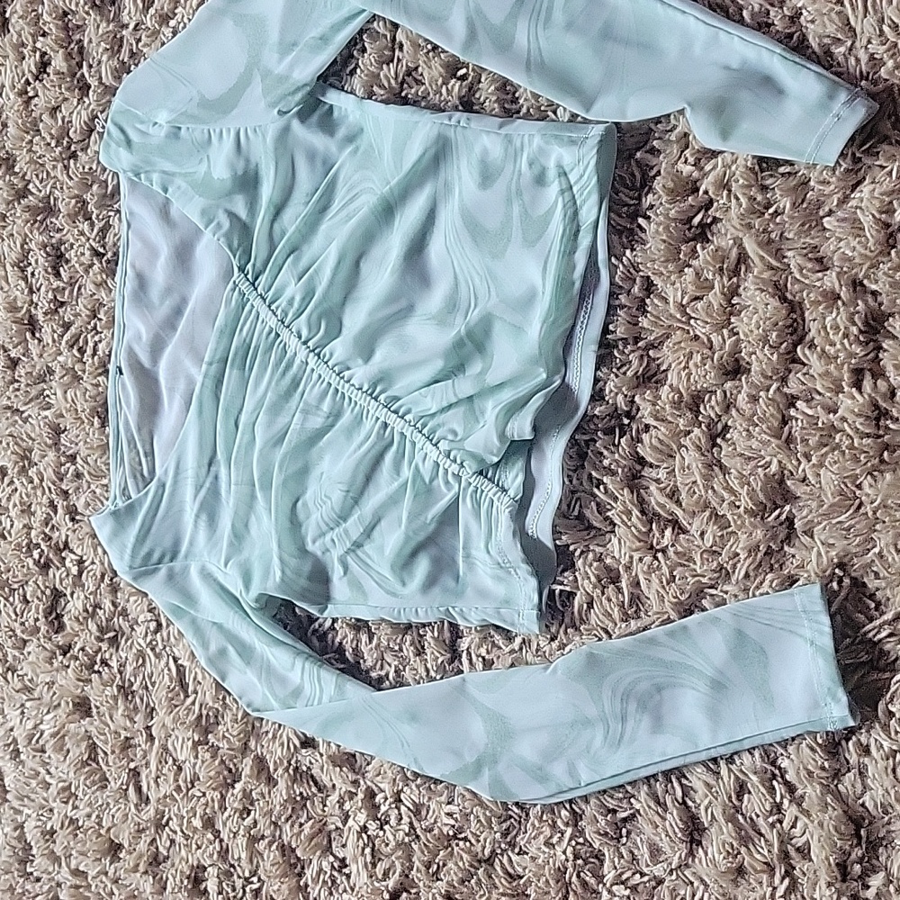 Mesh top from forever 21 size small never worn but tags cut out